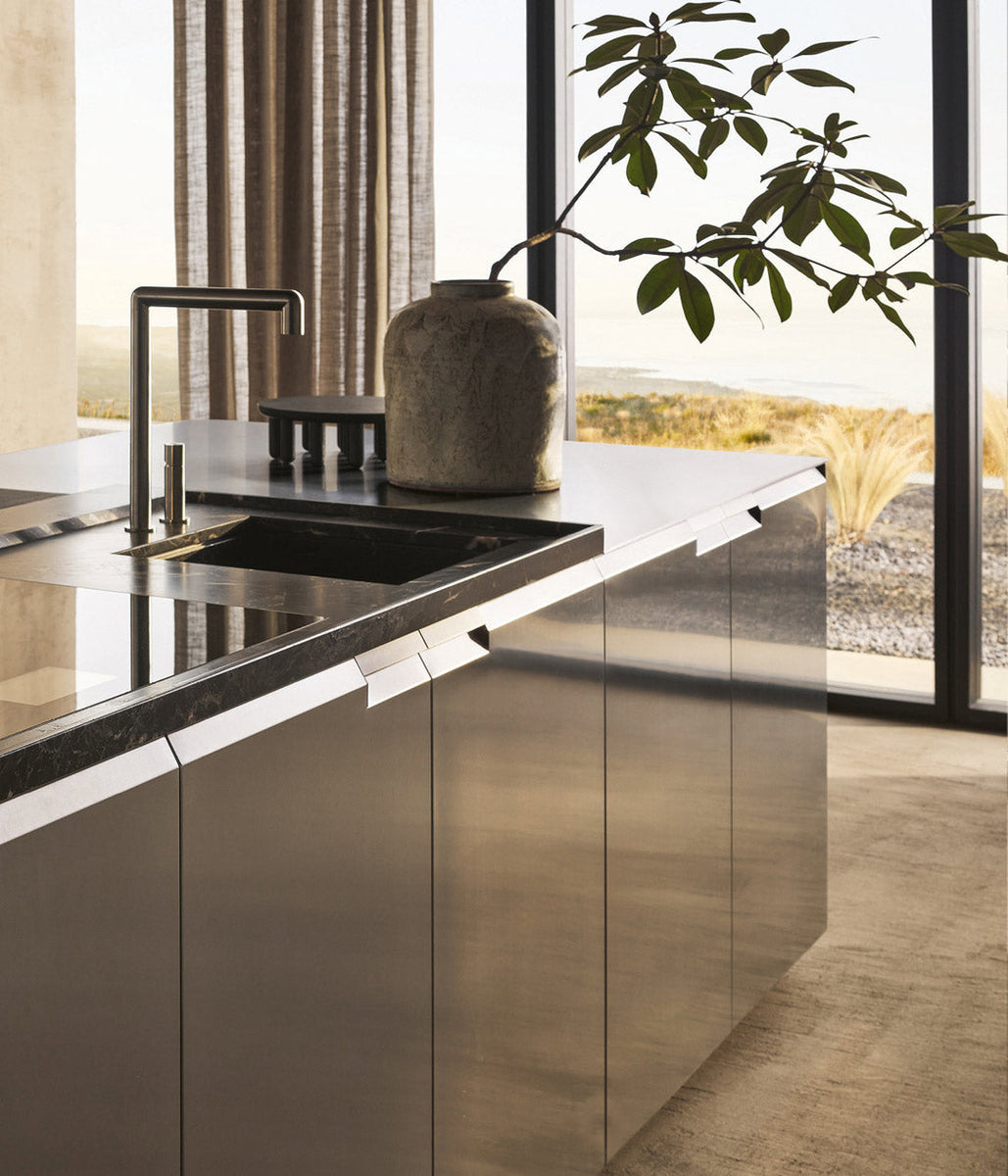 The enduring appeal of stainless steel | Poliform