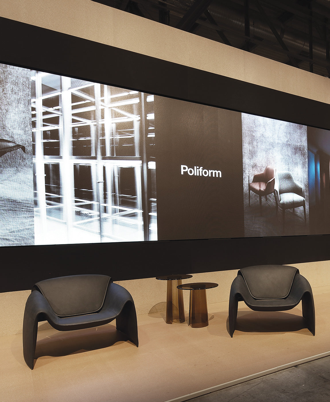 
            
                Milan 2021-Poliform AU
            